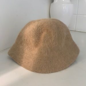 Hat “chill Proof”